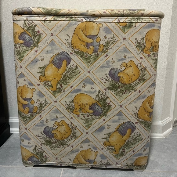 VintageRare Classic Winnie the Pooh Laundry Hamper (1990s) HAS FLAWS